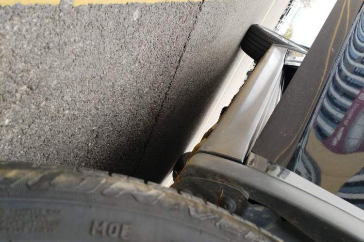 Used Infiniti QX30 2017 1.6T Two-Wheel-Drive Sport Edition Right Side Sill