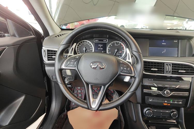Used Infiniti QX30 2017 2.0T Four-Wheel Drive Fashion Edition Steering Wheel