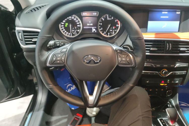 Used Infiniti QX30 2017 2.0T Four-Wheel Drive Sport Edition Steering Wheel