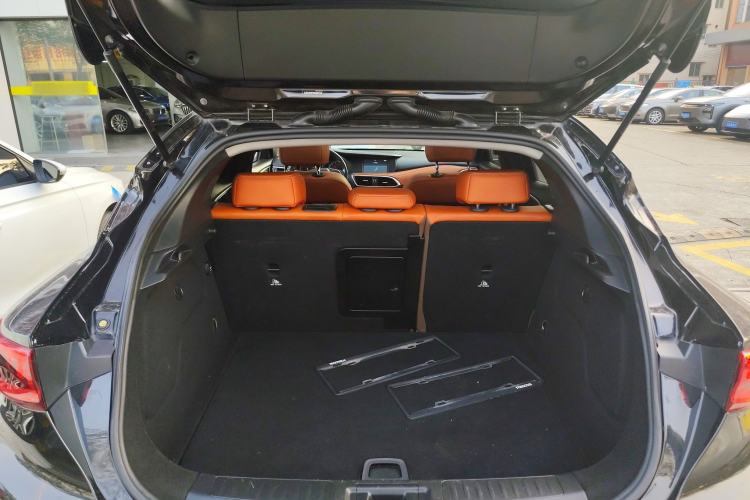 Used Infiniti QX30 2017 2.0T Four-Wheel Drive Sport Edition Trunk