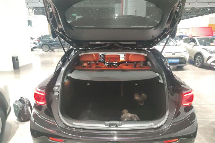Used Infiniti QX30 2017 2.0T Four-Wheel Drive Sport Edition Trunk