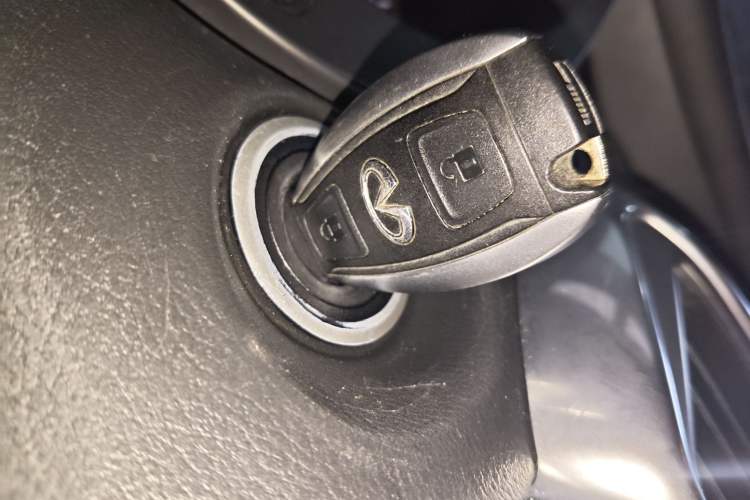 Used Infiniti QX30 2017 1.6T Two-Wheel Drive Fashion Edition Vehicle Key