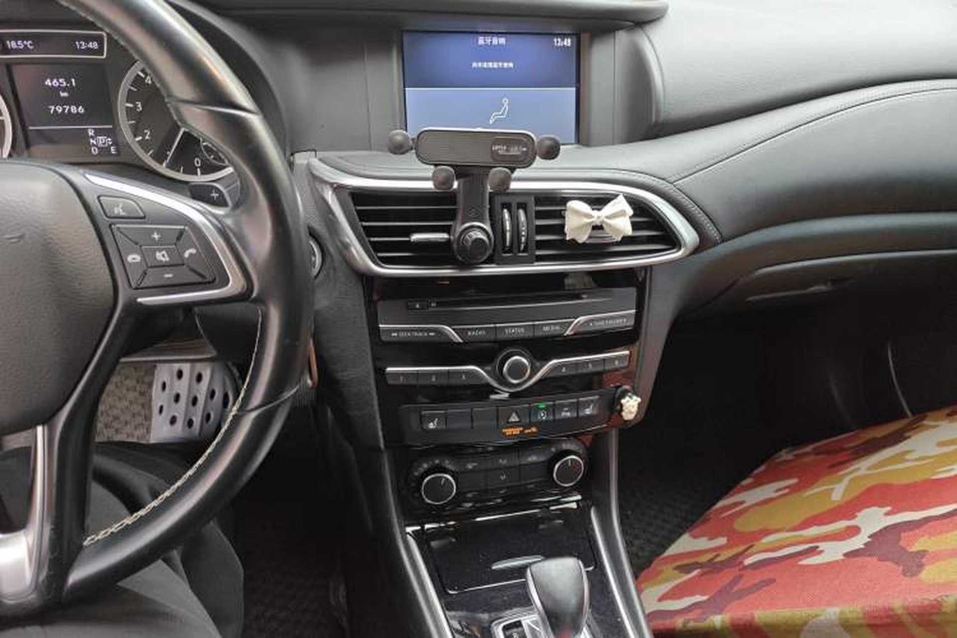 Used Infiniti QX30 2017 2.0T Four-Wheel Drive Fashion Edition Audio And AC Panel
