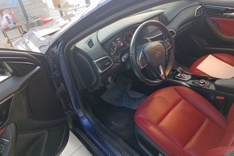 Used Infiniti QX30 2017 1.6T Two-Wheel Drive Fashion Edition Driver Seat