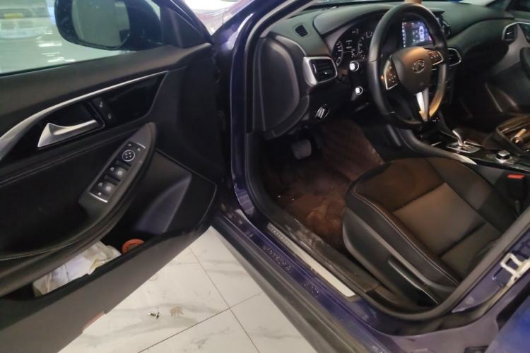 Used Infiniti QX30 2017 1.6T Two-Wheel-Drive Sport Edition Driver Seat