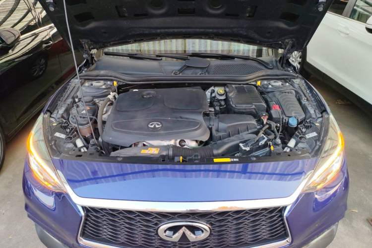 Used Infiniti QX30 2017 1.6T Two-Wheel-Drive Sport Edition Engine Bay