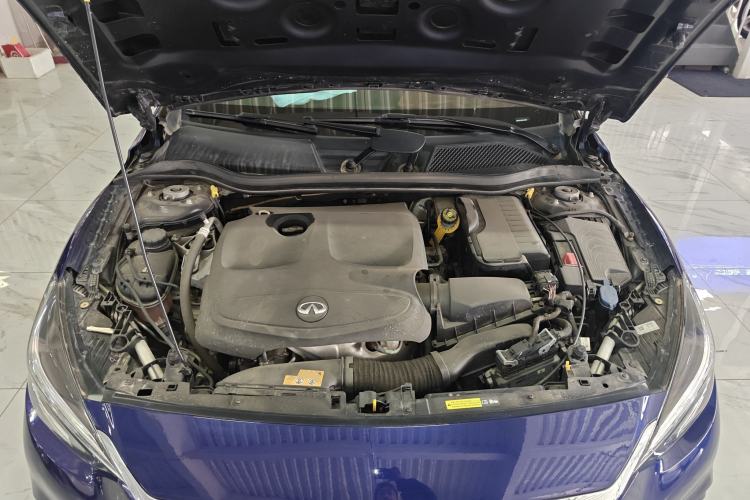 Used Infiniti QX30 2017 1.6T Two-Wheel-Drive Sport Edition Engine Bay