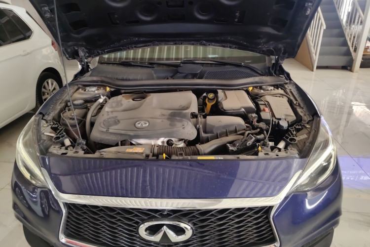 Used Infiniti QX30 2017 1.6T Two-Wheel-Drive Sport Edition Engine Bay