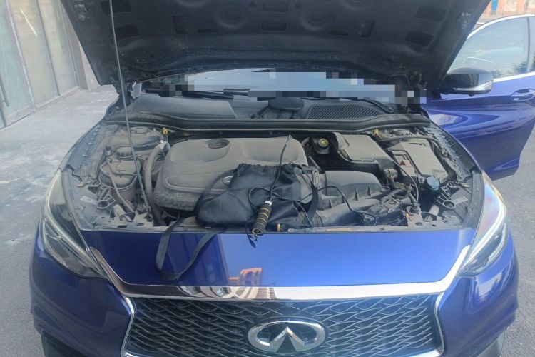 Used Infiniti QX30 2017 2.0T Four-Wheel Drive Sport Edition Engine Bay