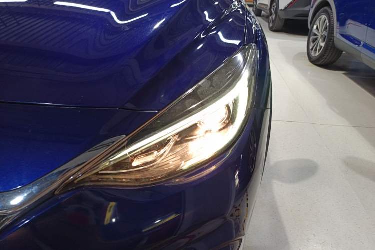 Used Infiniti QX30 2017 1.6T Two-Wheel Drive Fashion Edition Left Front Headlight