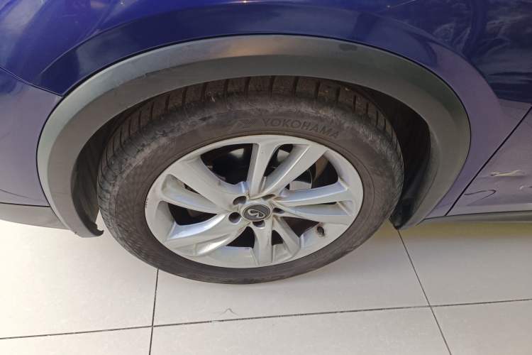 Used Infiniti QX30 2017 1.6T Two-Wheel Drive Fashion Edition Left Front Wheel Hub