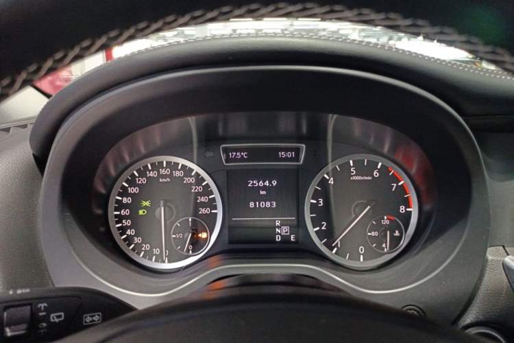 Used Infiniti QX30 2017 1.6T Two-Wheel Drive Fashion Edition Odometer Close Up