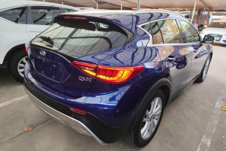 Used Infiniti QX30 2017 1.6T Two-Wheel-Drive Sport Edition Rear Right 45 Deg