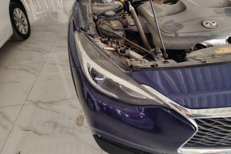Used Infiniti QX30 2017 1.6T Two-Wheel-Drive Sport Edition Right Front Headlight