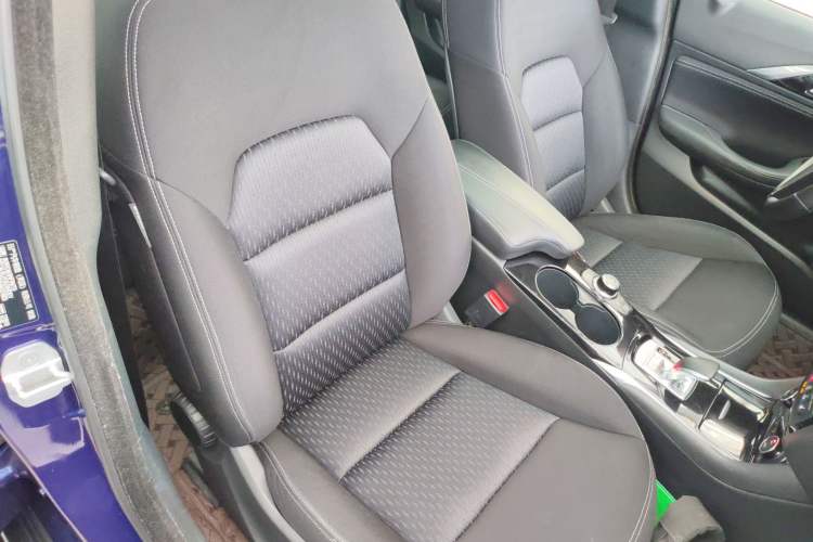 Used Infiniti QX30 2017 1.6T Two-Wheel-Drive Sport Edition Right Front Seat