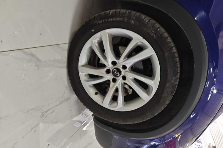 Used Infiniti QX30 2017 1.6T Two-Wheel-Drive Sport Edition Right Front Wheel Hub