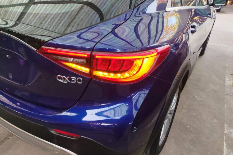 Used Infiniti QX30 2017 1.6T Two-Wheel-Drive Sport Edition Right Rear Taillight