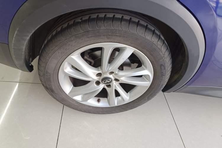 Used Infiniti QX30 2017 1.6T Two-Wheel Drive Fashion Edition Right Rear Wheel Hub