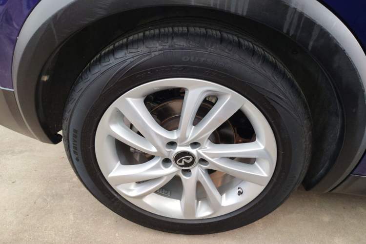 Used Infiniti QX30 2017 1.6T Two-Wheel-Drive Sport Edition Right Rear Wheel Hub
