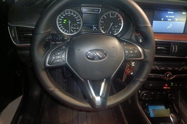 Used Infiniti QX30 2017 2.0T Four-Wheel Drive Sport Edition Steering Wheel