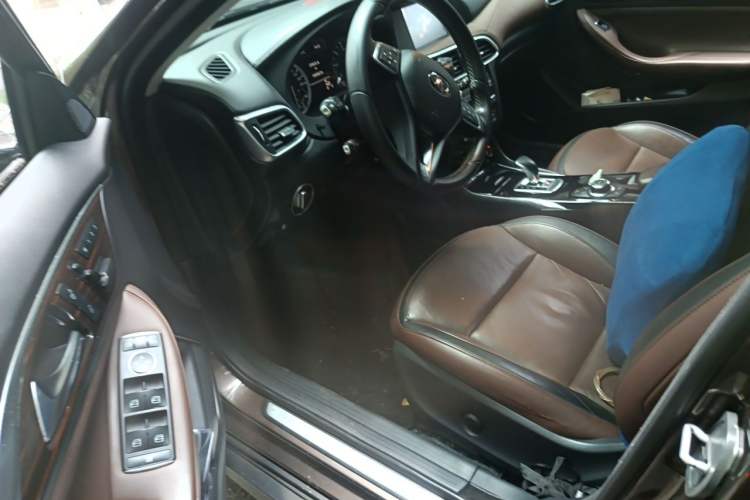Used Infiniti QX30 2017 1.6T Two-Wheel-Drive Sport Edition Driver Seat