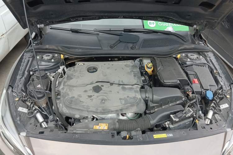 Used Infiniti QX30 2017 1.6T Two-Wheel-Drive Sport Edition Engine Bay