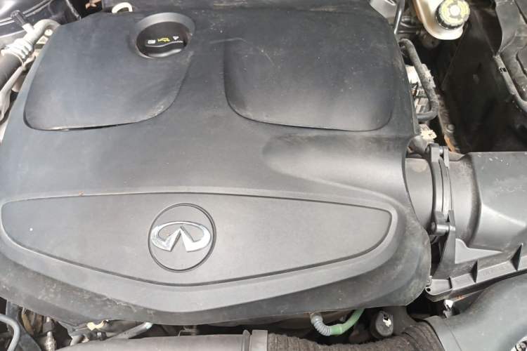 Used Infiniti QX30 2017 1.6T Two-Wheel-Drive Sport Edition Engine Bay