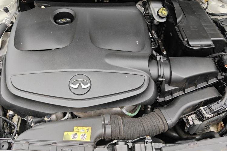 Used Infiniti QX30 2017 1.6T Two-Wheel-Drive Sport Edition Engine Bay