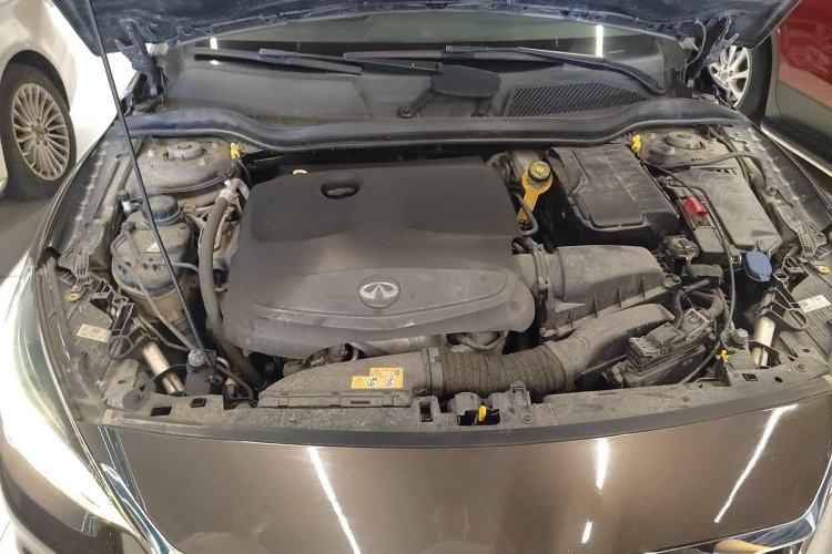 Used Infiniti QX30 2017 1.6T Two-Wheel Drive Fashion Edition Engine Bay