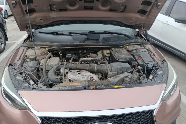 Used Infiniti QX30 2017 1.6T Two-Wheel Drive Fashion Edition Engine Bay