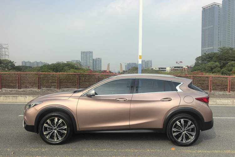 Used Infiniti QX30 2017 2.0T Four-Wheel Drive Sport Edition Exterior 11