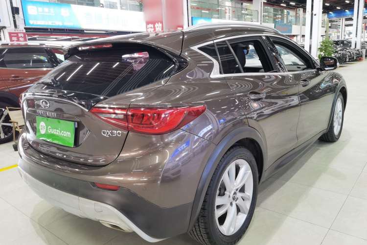Used Infiniti QX30 2017 1.6T Two-Wheel Drive Fashion Edition Exterior 3