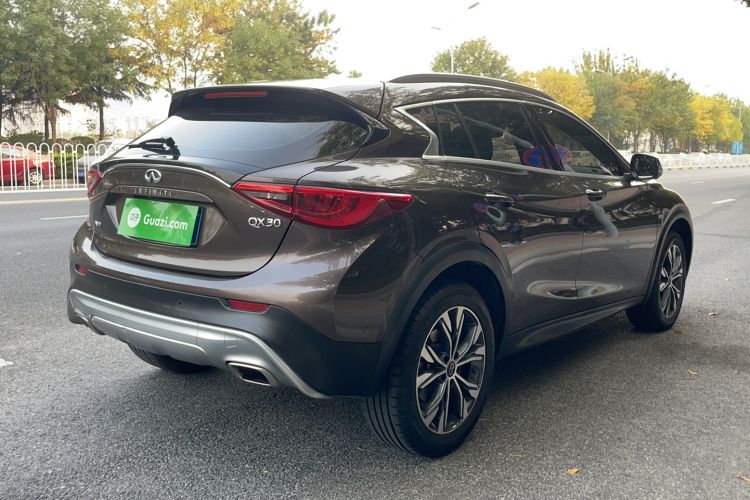 Used Infiniti QX30 2017 2.0T Four-Wheel Drive Sport Edition Exterior 3