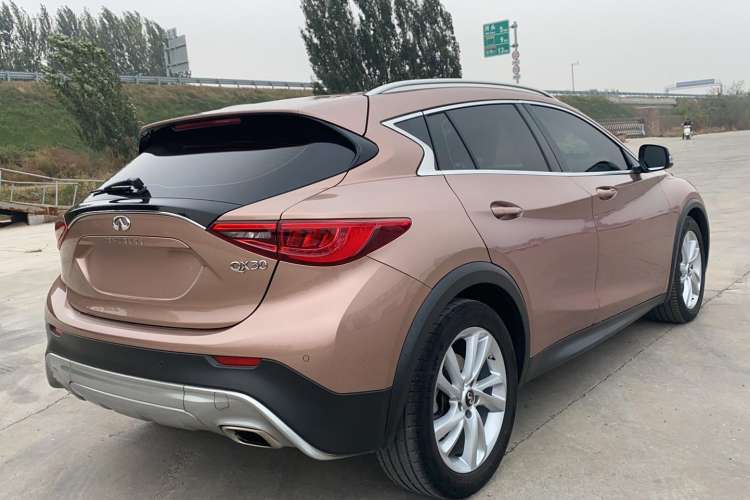 Used Infiniti QX30 2017 1.6T Two-Wheel Drive Fashion Edition Exterior 3