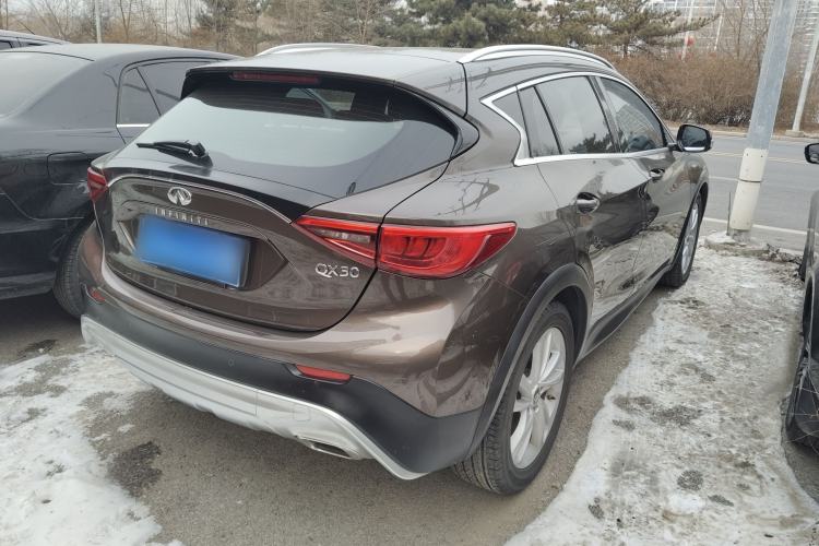 Used Infiniti QX30 2017 1.6T Two-Wheel Drive Fashion Edition Exterior 4