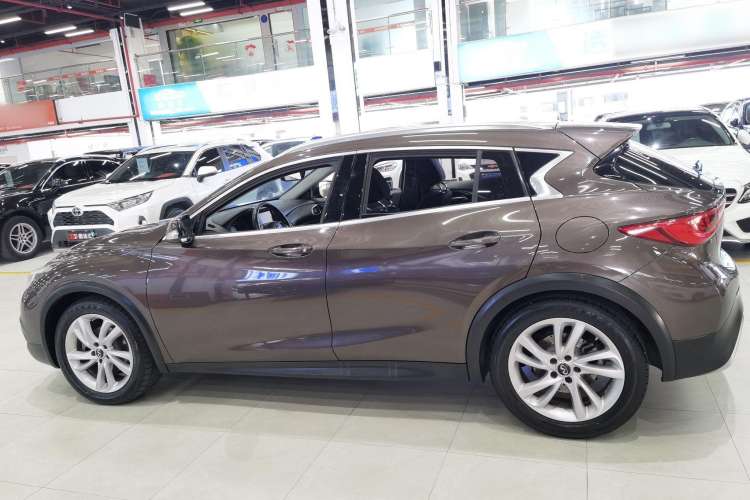 Used Infiniti QX30 2017 1.6T Two-Wheel Drive Fashion Edition Exterior 5