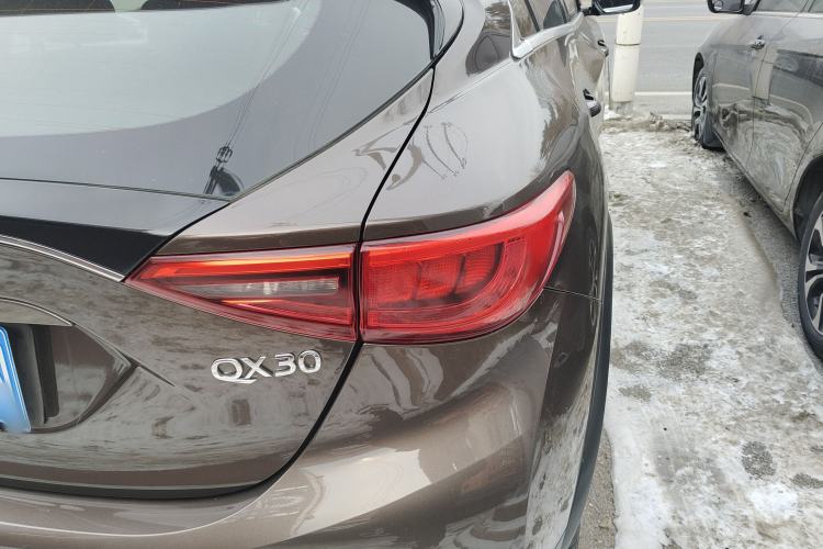 Used Infiniti QX30 2017 1.6T Two-Wheel Drive Fashion Edition Exterior 5