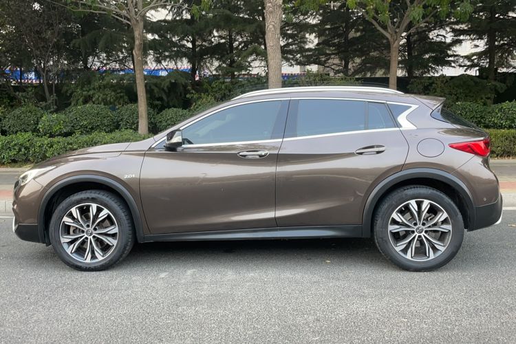 Used Infiniti QX30 2017 2.0T Four-Wheel Drive Sport Edition Exterior 5