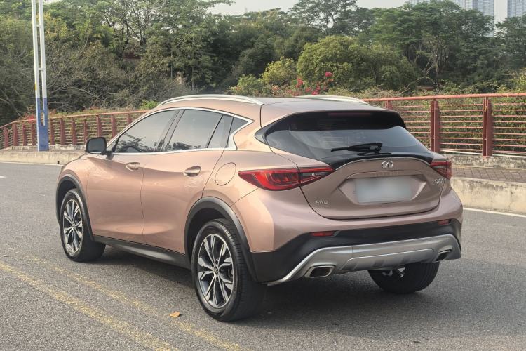 Used Infiniti QX30 2017 2.0T Four-Wheel Drive Sport Edition Exterior 8