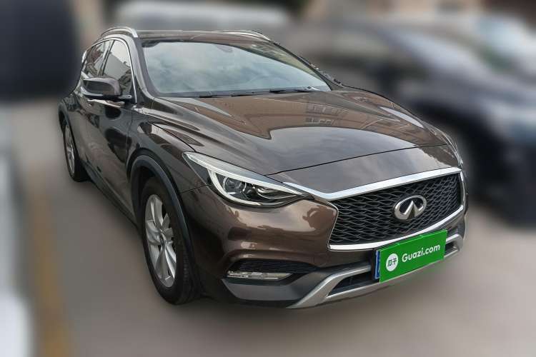 Used Infiniti QX30 2017 1.6T Two-Wheel-Drive Sport Edition Front Right 45 Deg