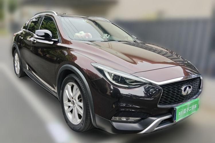 Used Infiniti QX30 2017 1.6T Two-Wheel-Drive Sport Edition Front Right 45 Deg