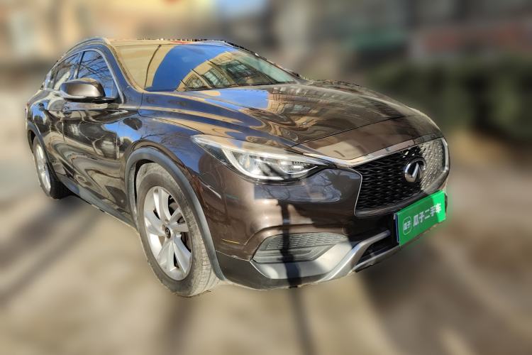 Used Infiniti QX30 2017 1.6T Two-Wheel Drive Fashion Edition Front Right 45 Deg