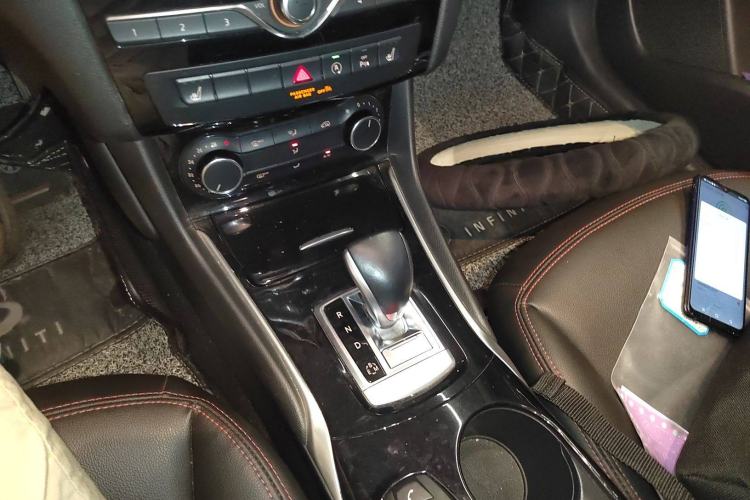 Used Infiniti QX30 2017 1.6T Two-Wheel Drive Fashion Edition Gear Lever