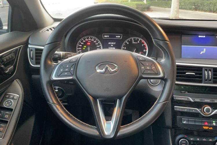 Used Infiniti QX30 2017 2.0T Four-Wheel Drive Sport Edition Interior 1