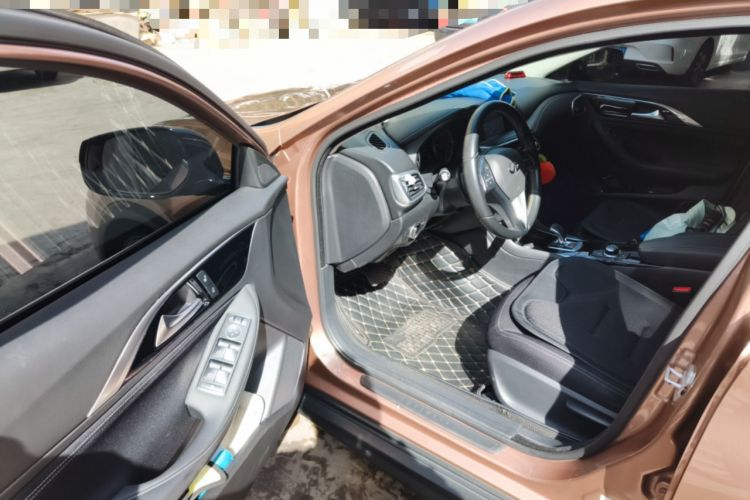 Used Infiniti QX30 2017 1.6T Two-Wheel Drive Fashion Edition Interior 3
