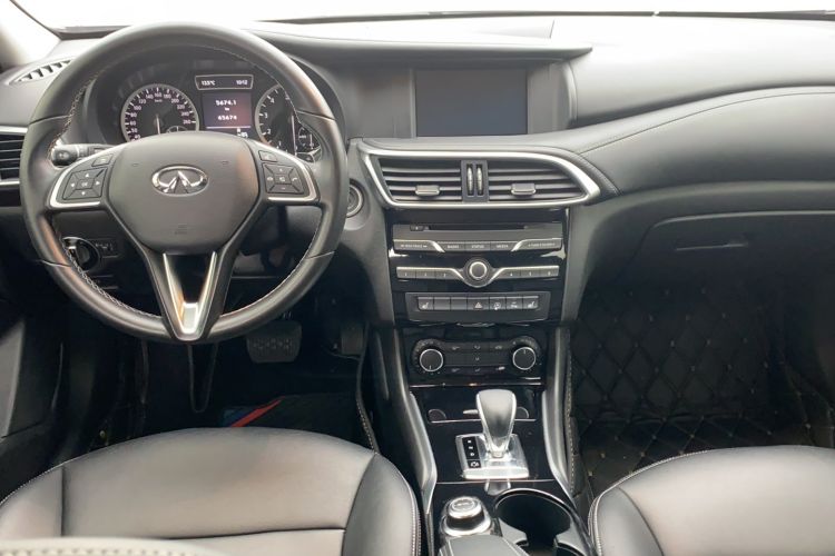Used Infiniti QX30 2017 1.6T Two-Wheel Drive Fashion Edition Interior 3
