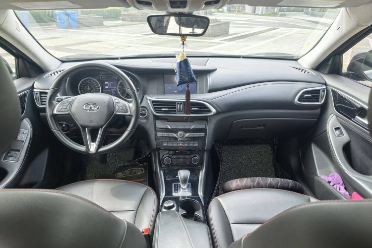 Used Infiniti QX30 2017 1.6T Two-Wheel Drive Fashion Edition Interior 3
