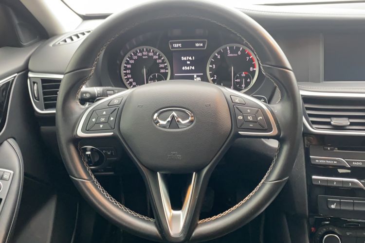 Used Infiniti QX30 2017 1.6T Two-Wheel Drive Fashion Edition Interior 4