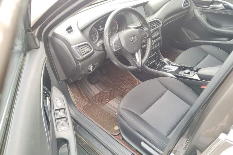 Used Infiniti QX30 2017 1.6T Two-Wheel Drive Fashion Edition Interior 5