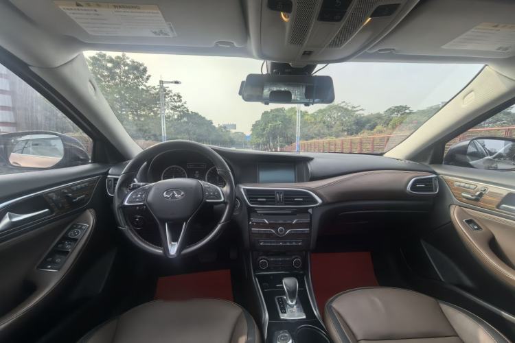 Used Infiniti QX30 2017 2.0T Four-Wheel Drive Sport Edition Interior 5